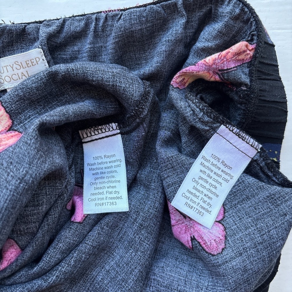 BeautySleep Social Butterfly Print Womens Medium Pajama Set‎ Black 2 Piece Rayon - Picture 4 of 5